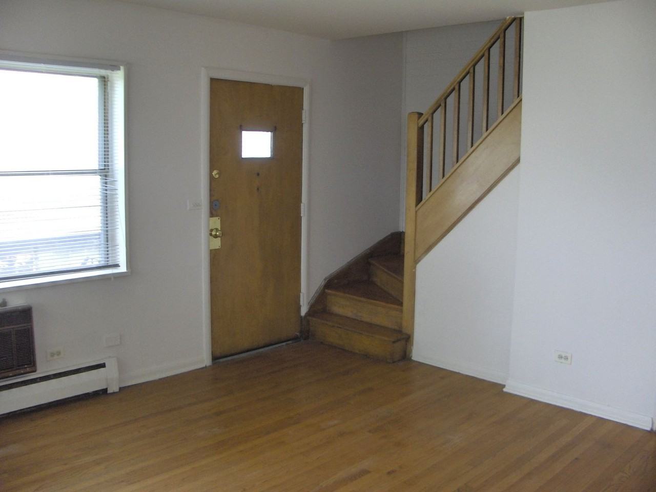 304 - *2113-15 Darrow Building* - Photo 2 of 5