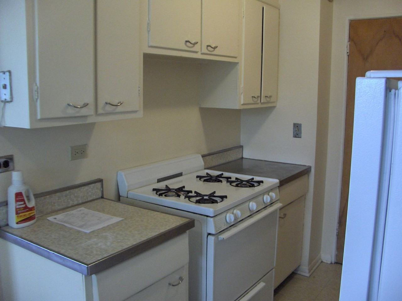 304 - *2113-15 Darrow Building* - Photo 3 of 5