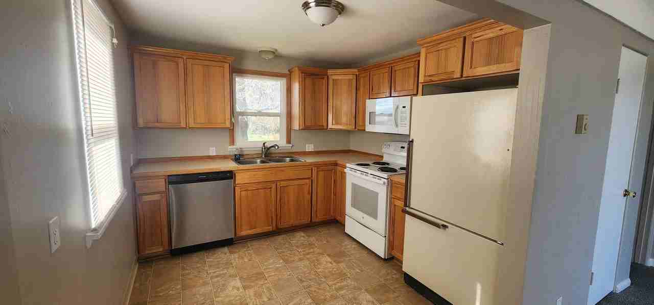 PL001-1504/ 1506 NW Vine St-Zachary - Photo 2 of 8