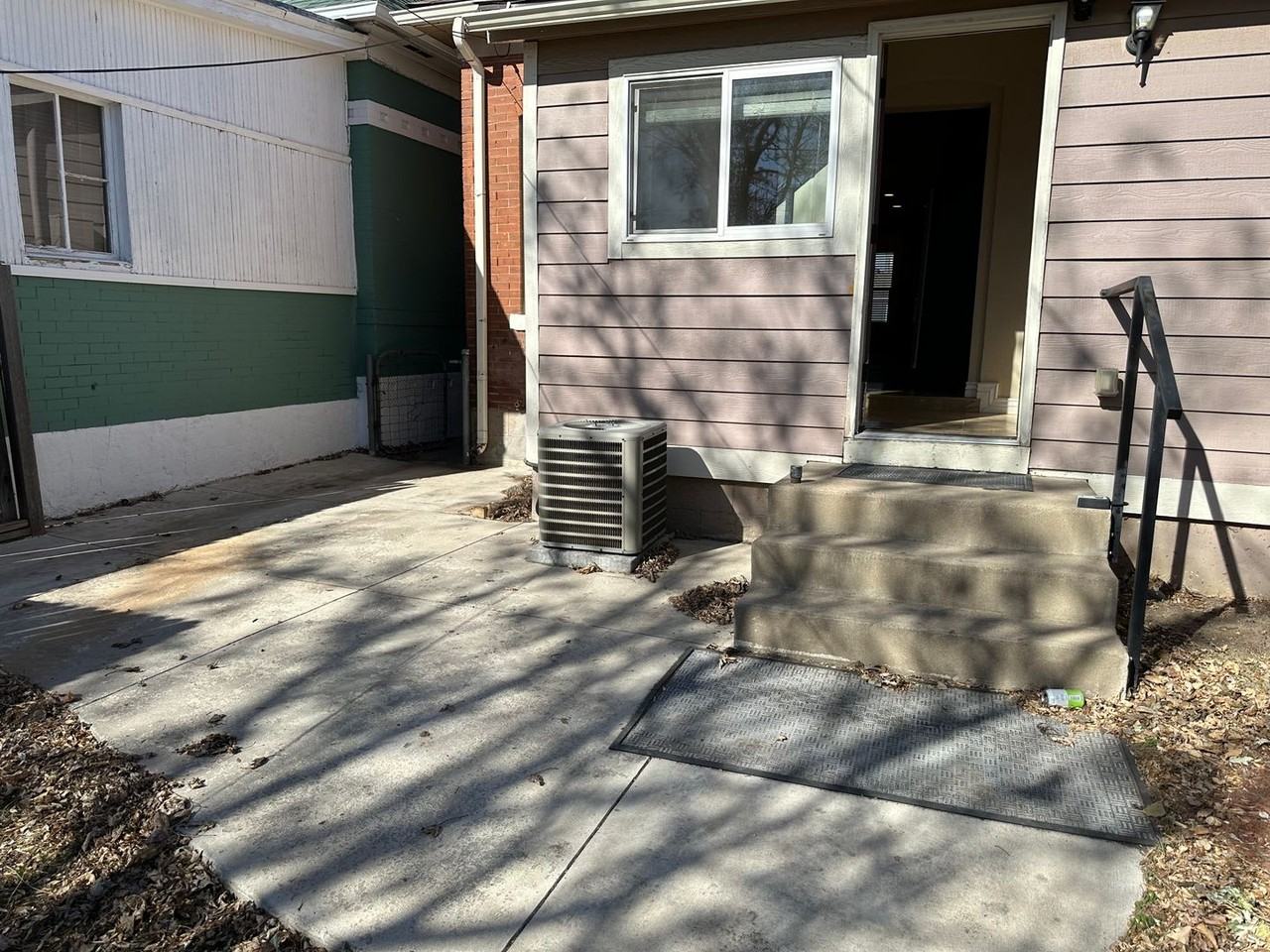 1734 Hooker St - Photo 3 of 16