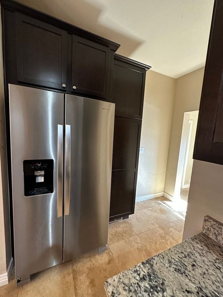 1734 Hooker St - Photo 6 of 16