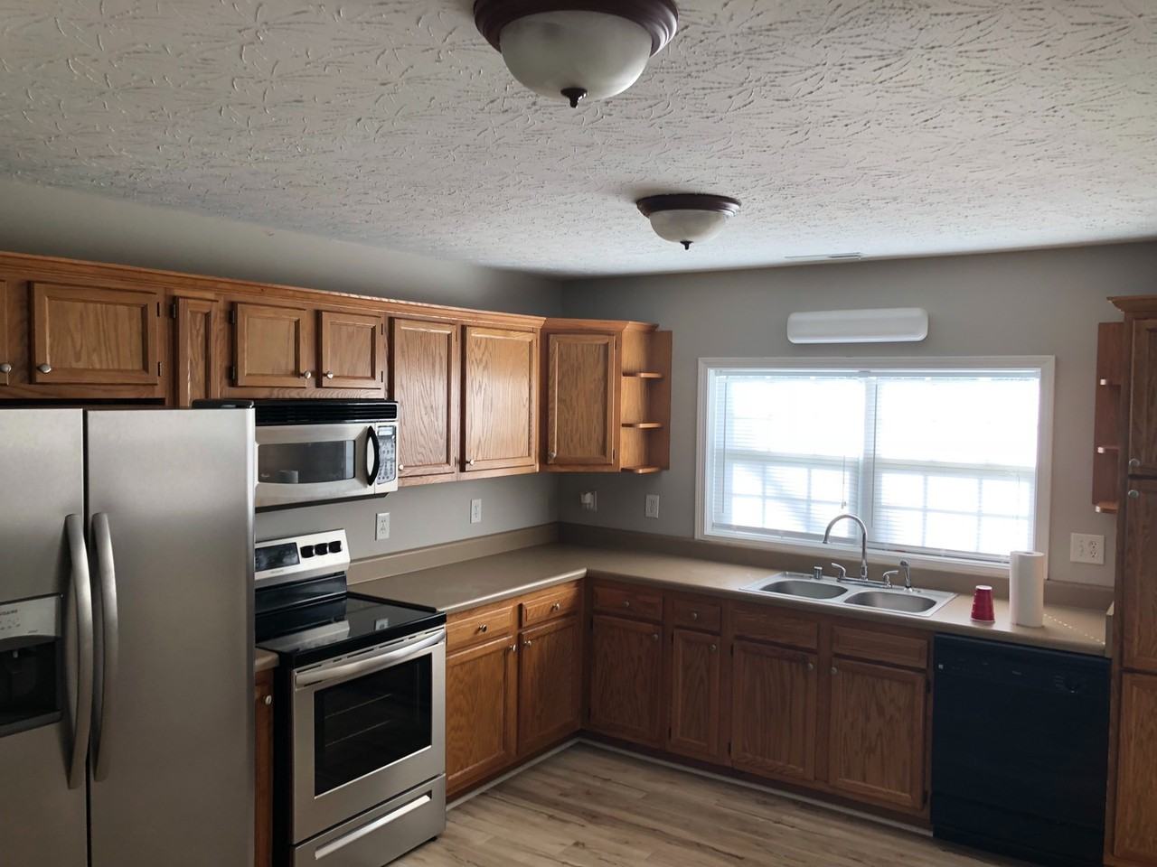 845 Nutwood St - Photo 4 of 7