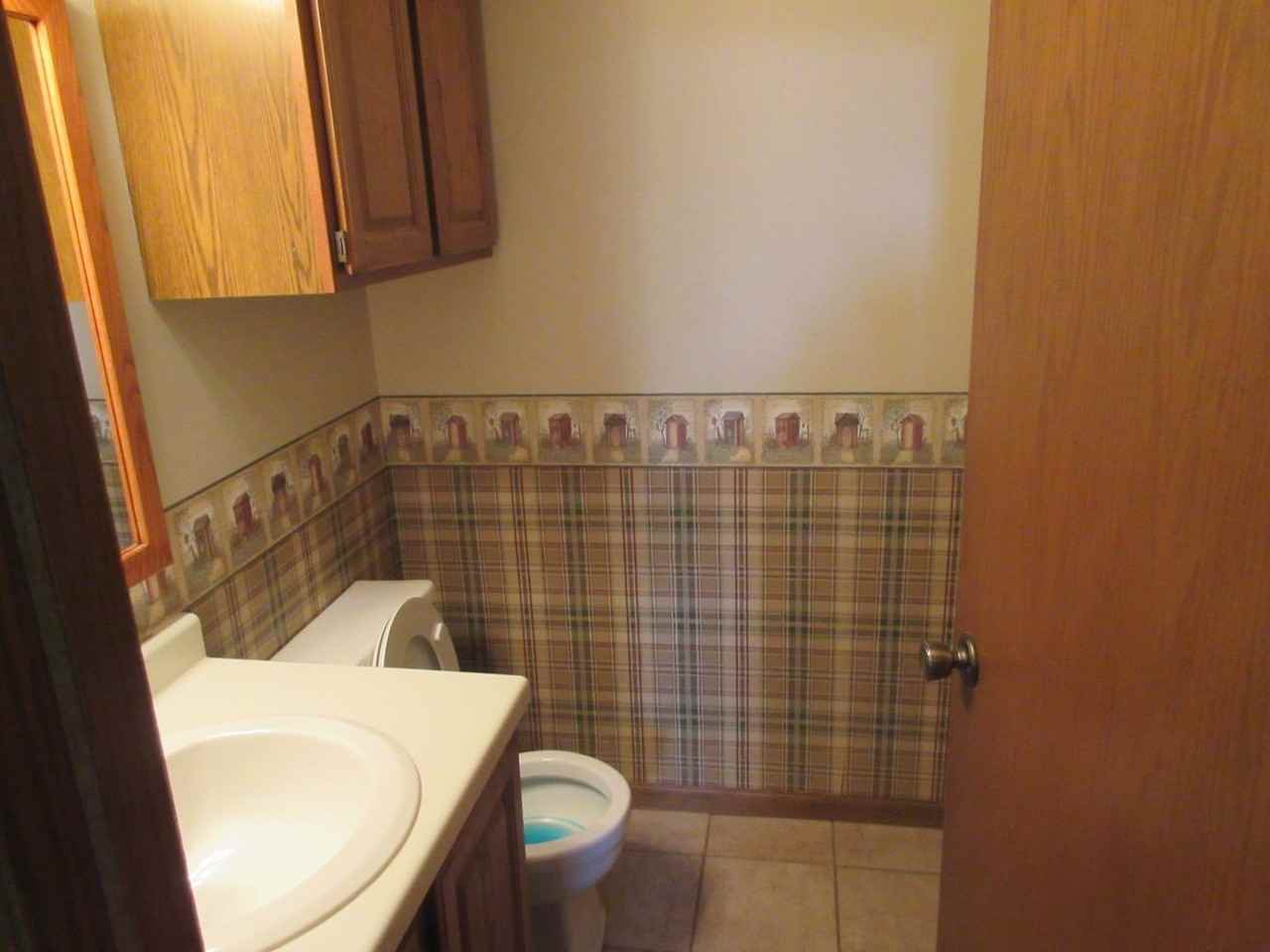 1113 Nantucket Dr - Photo 2 of 14