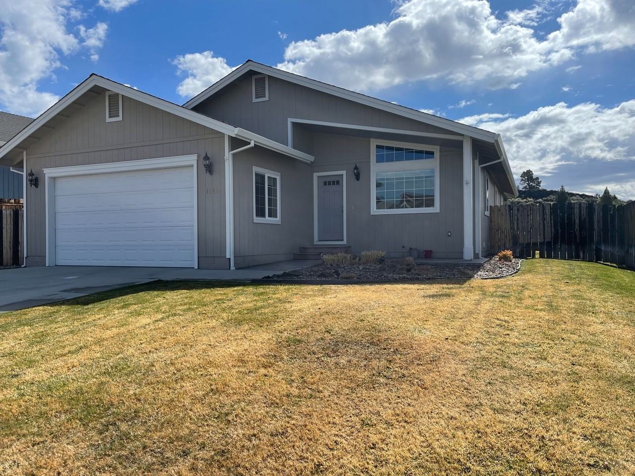 1340 Shadow Mountain Dr - Photo 3 of 22