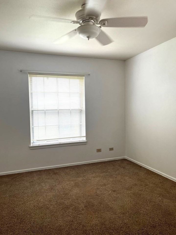 136 Valley Oak Dr - Photo 4 of 16