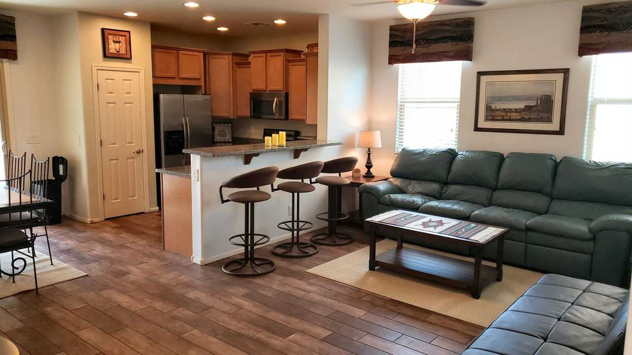 1911 W Half Moon Cir - Photo 2 of 19