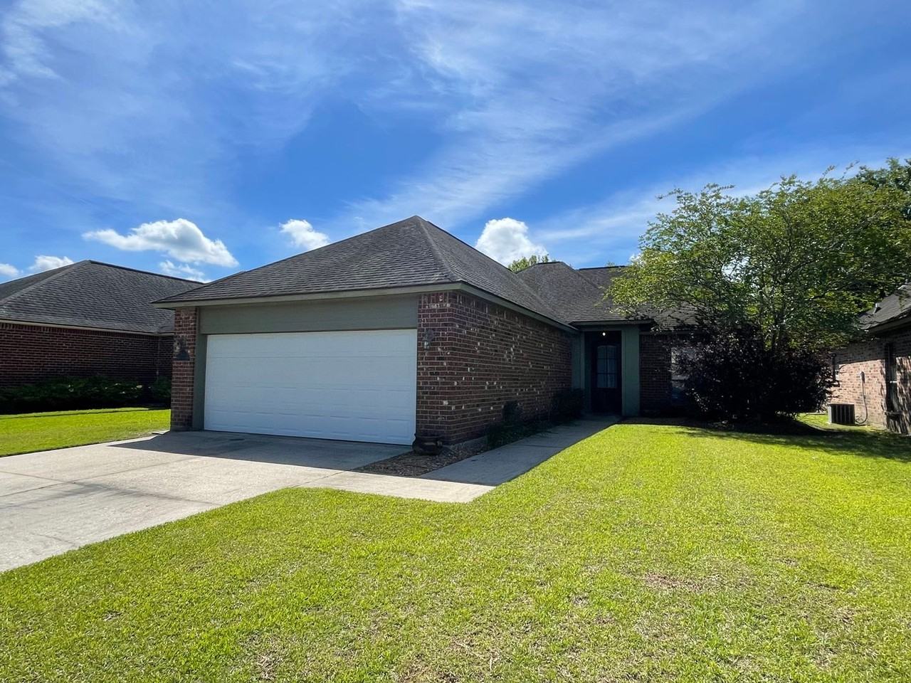 3131 Nicholson Lake Dr