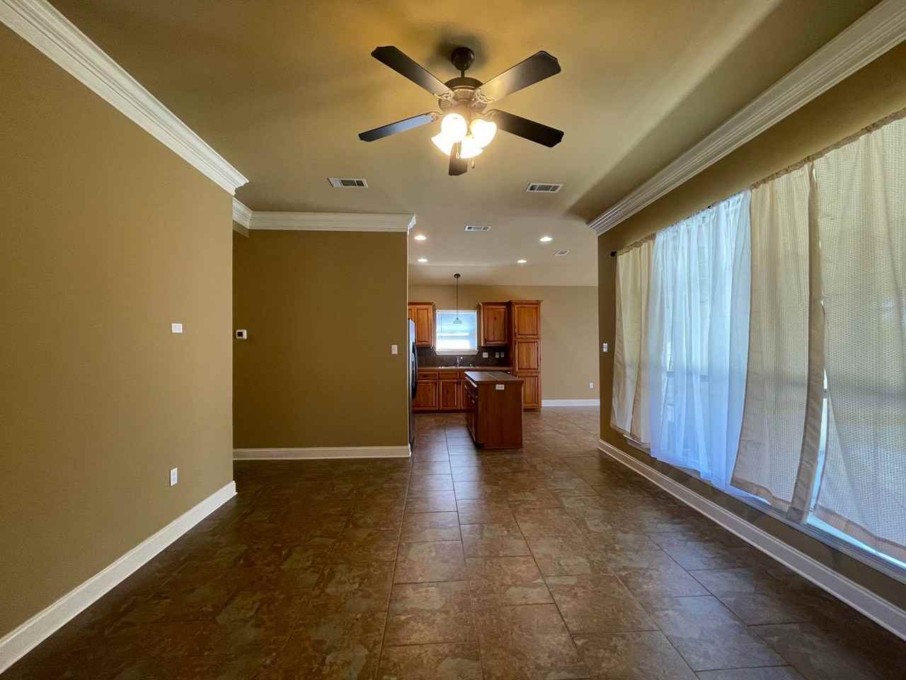 3131 Nicholson Lake Dr - Photo 3 of 20
