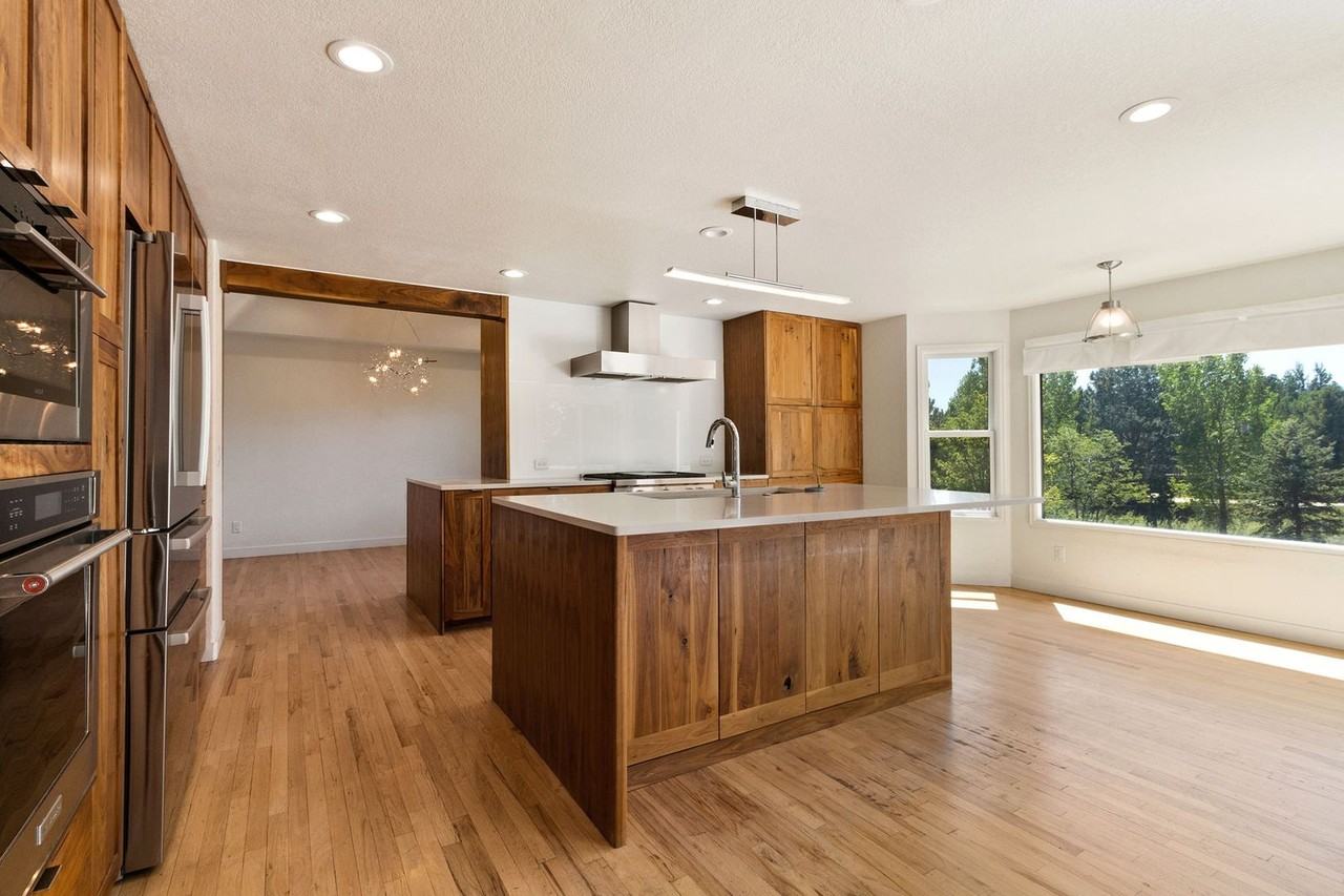 5436 Hilldale Ct - Photo 2 of 43