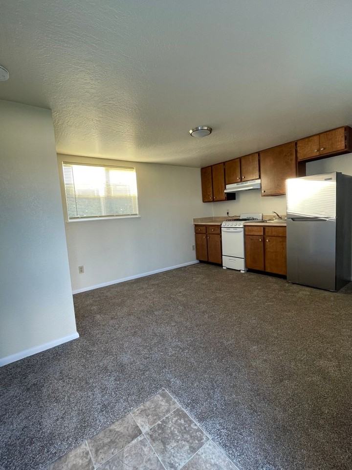 1201 Q St - Photo 5 of 6