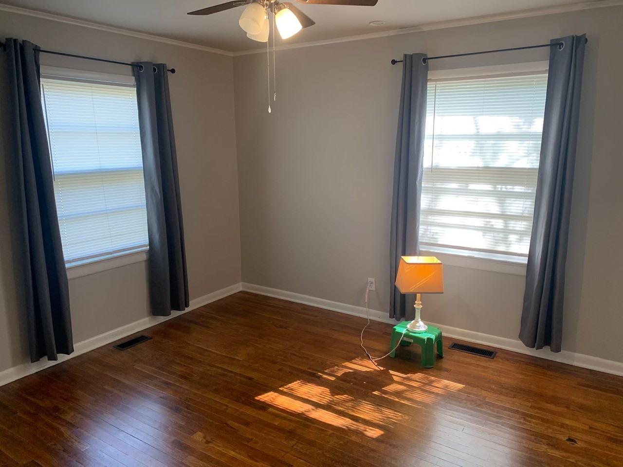 805 N Hall Ave - Photo 4 of 15