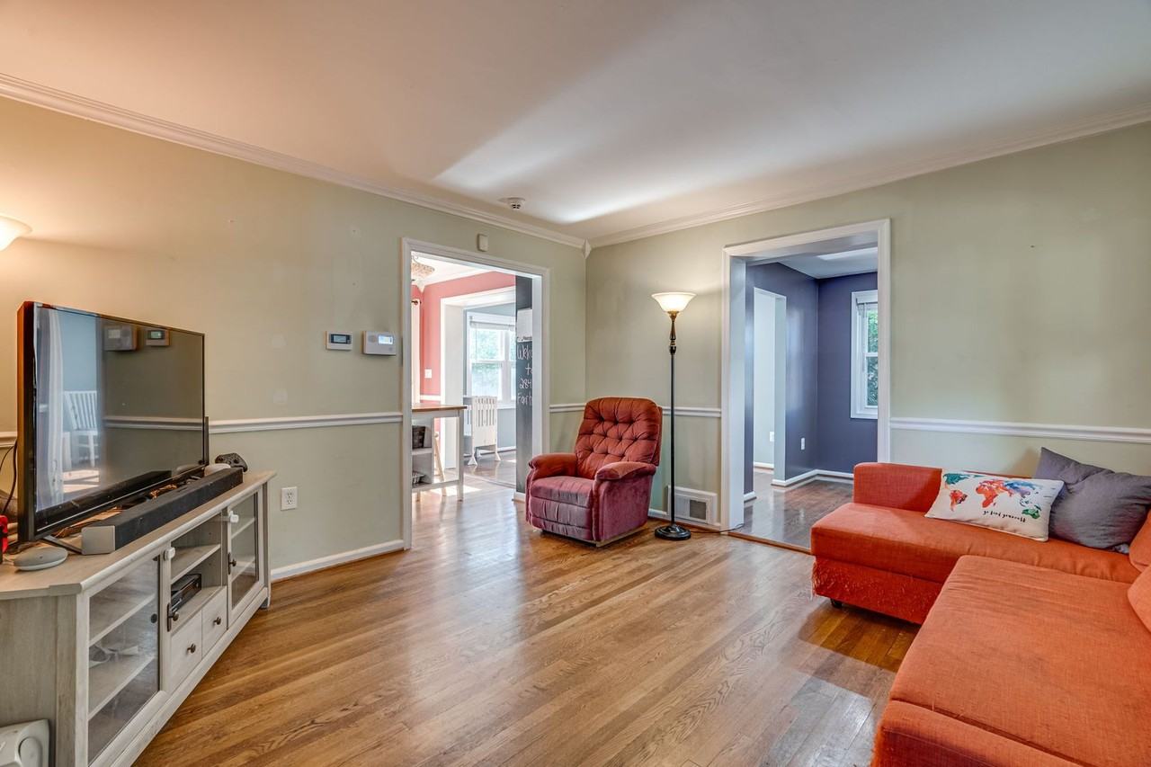 2848 Fairhaven Ave - Photo 2 of 25