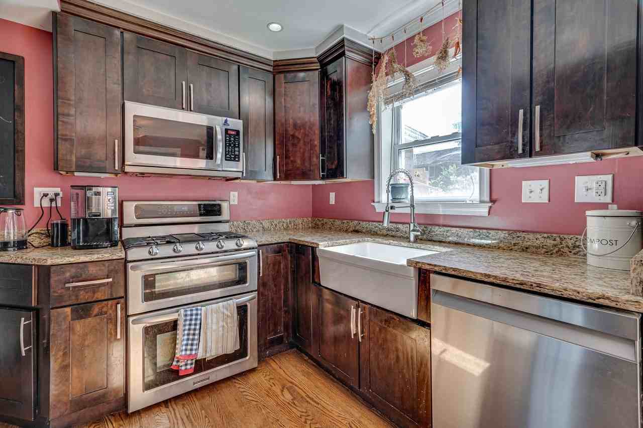 2848 Fairhaven Ave - Photo 6 of 25