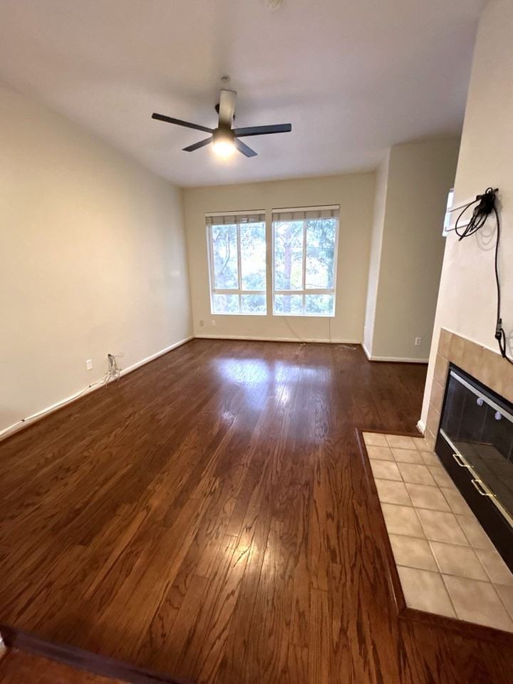 470 White Chapel Ave - Photo 5 of 18