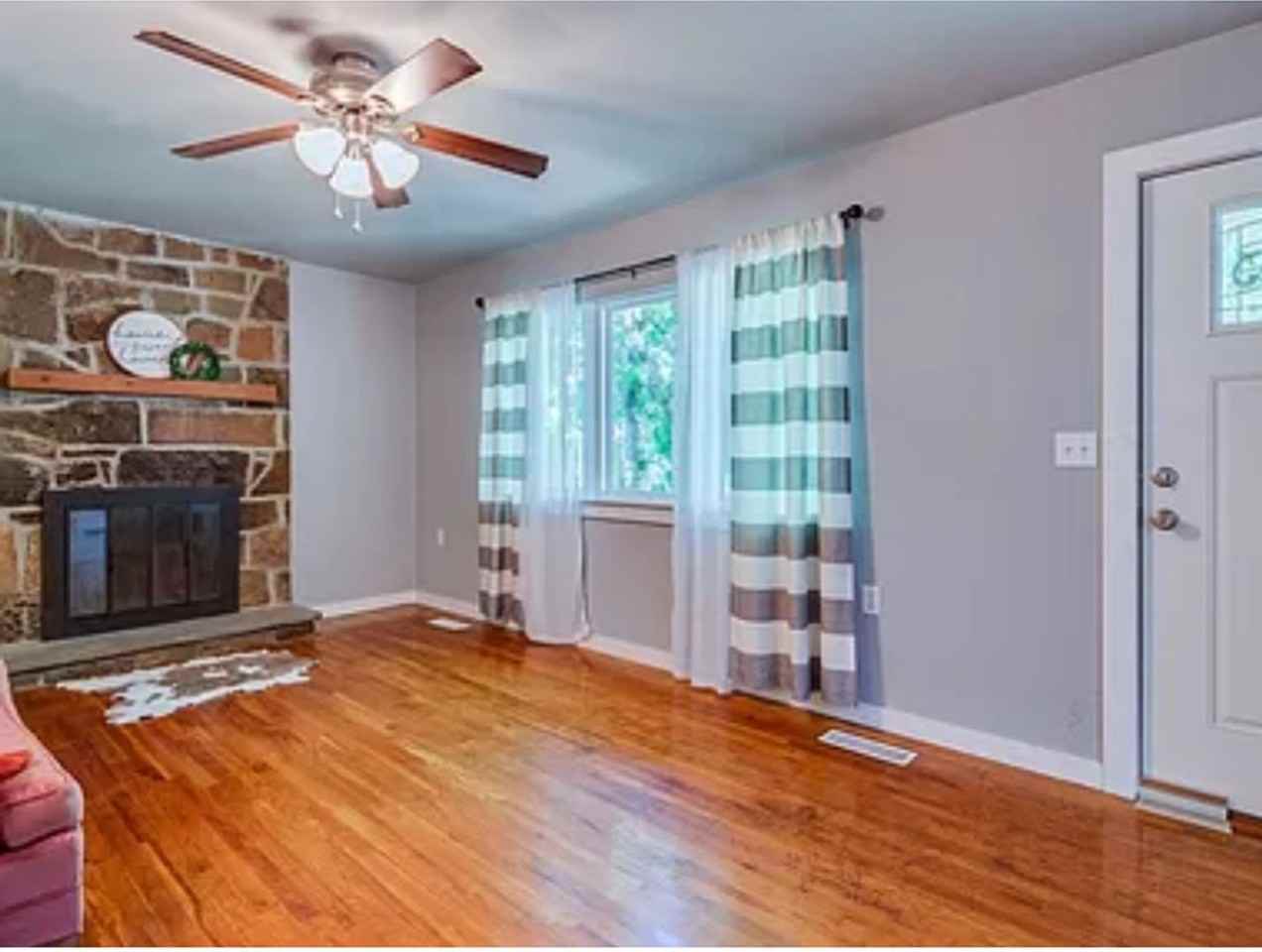 127 Dogwood St - Photo 3 of 20