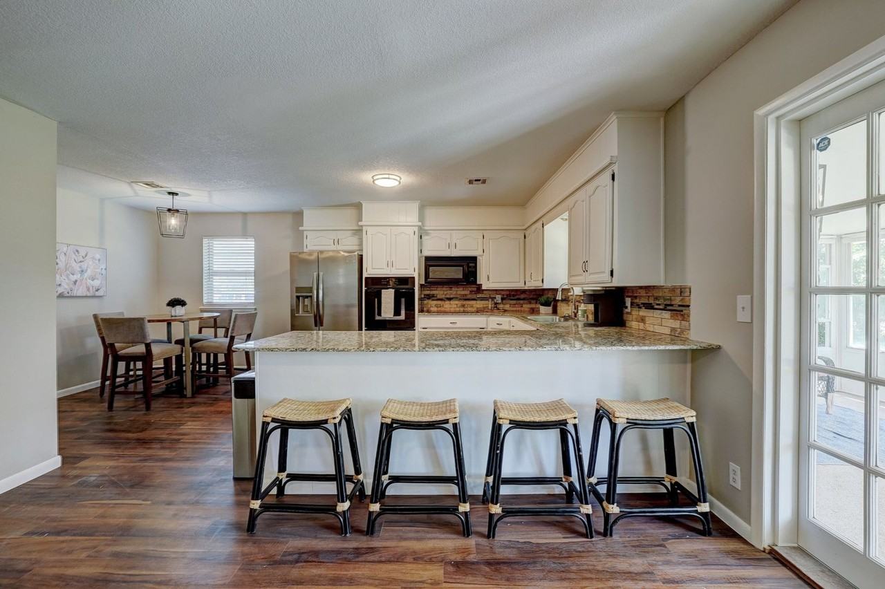 5912 E 45th St - Photo 6 of 36