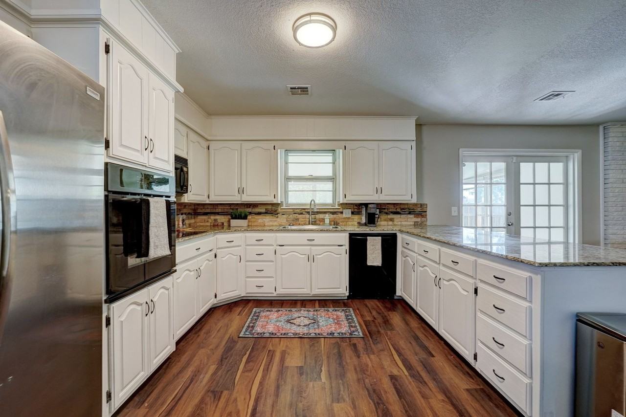 5912 E 45th St - Photo 7 of 36