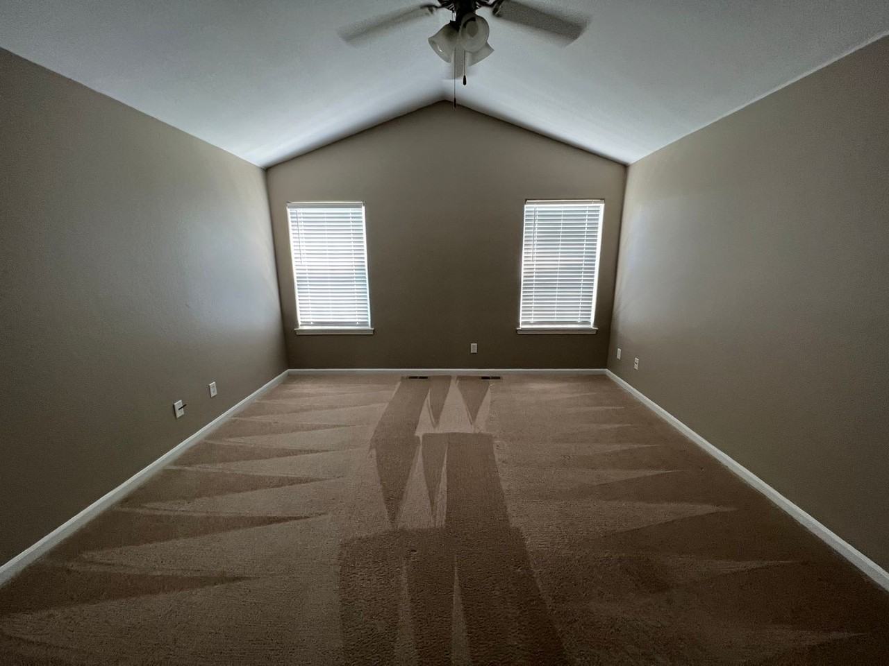 5107 Veronica Dr - Photo 4 of 18