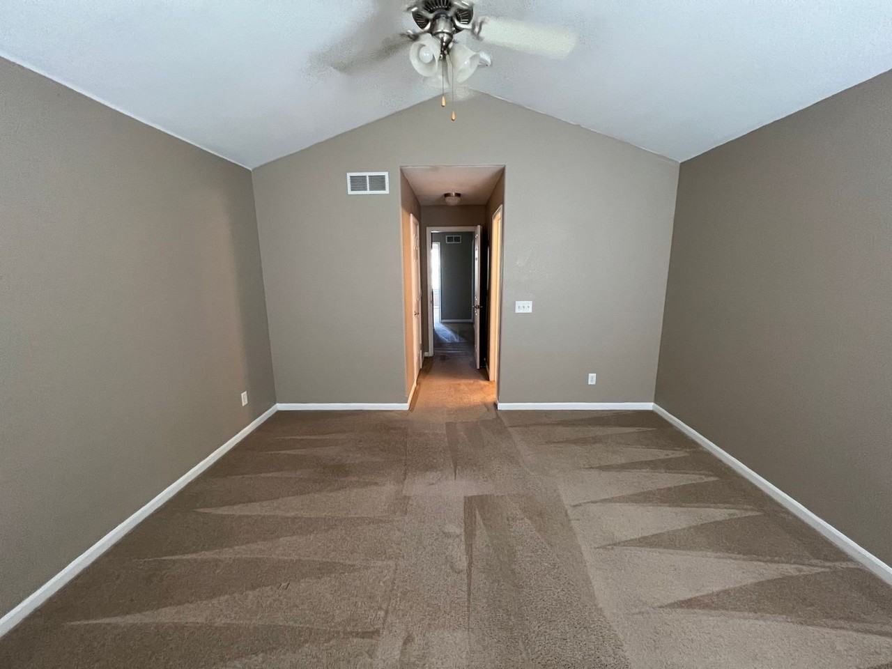 5107 Veronica Dr - Photo 5 of 18