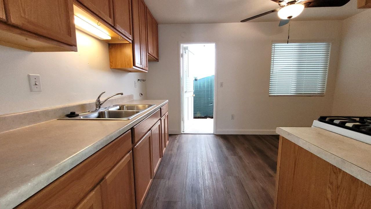 1249 Lyons Ln - Photo 2 of 16