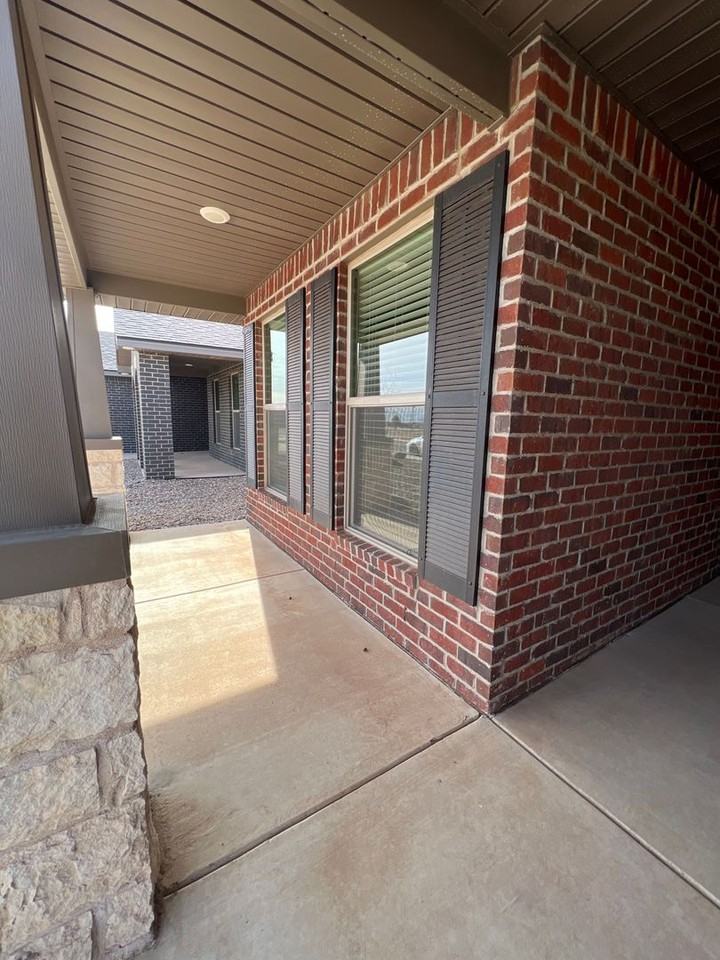 1910 S County Road 1118 - Photo 2 of 20