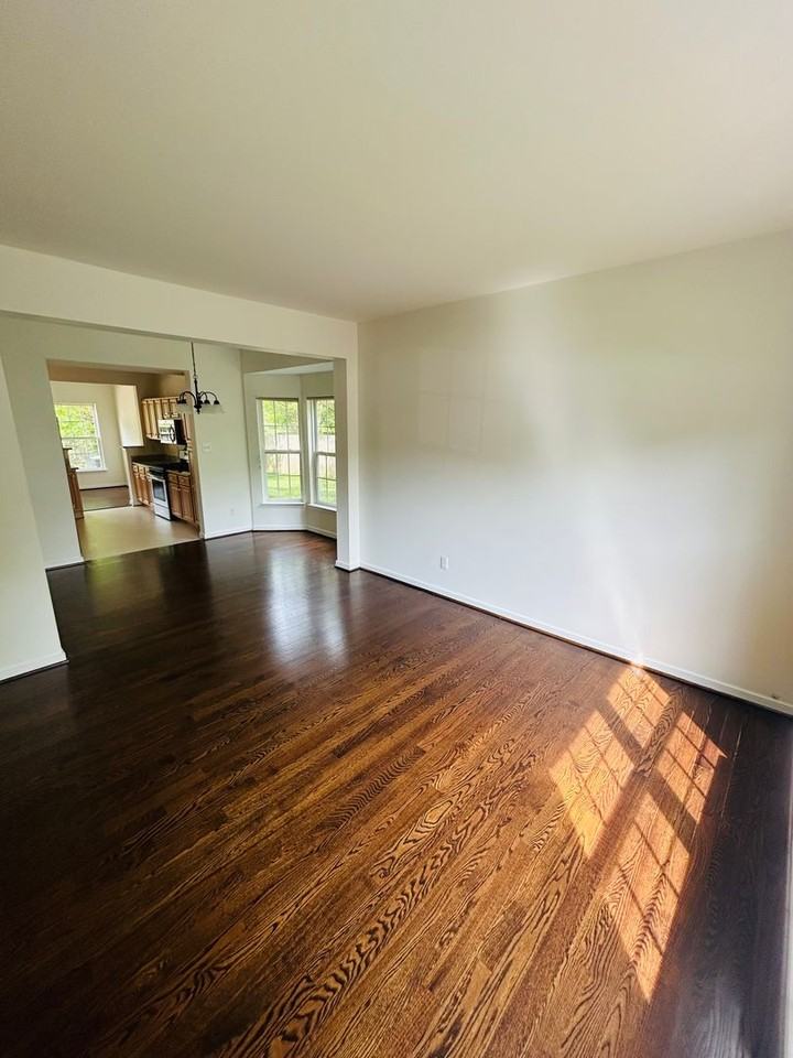 3209 Friars Walk Ln - Photo 3 of 25