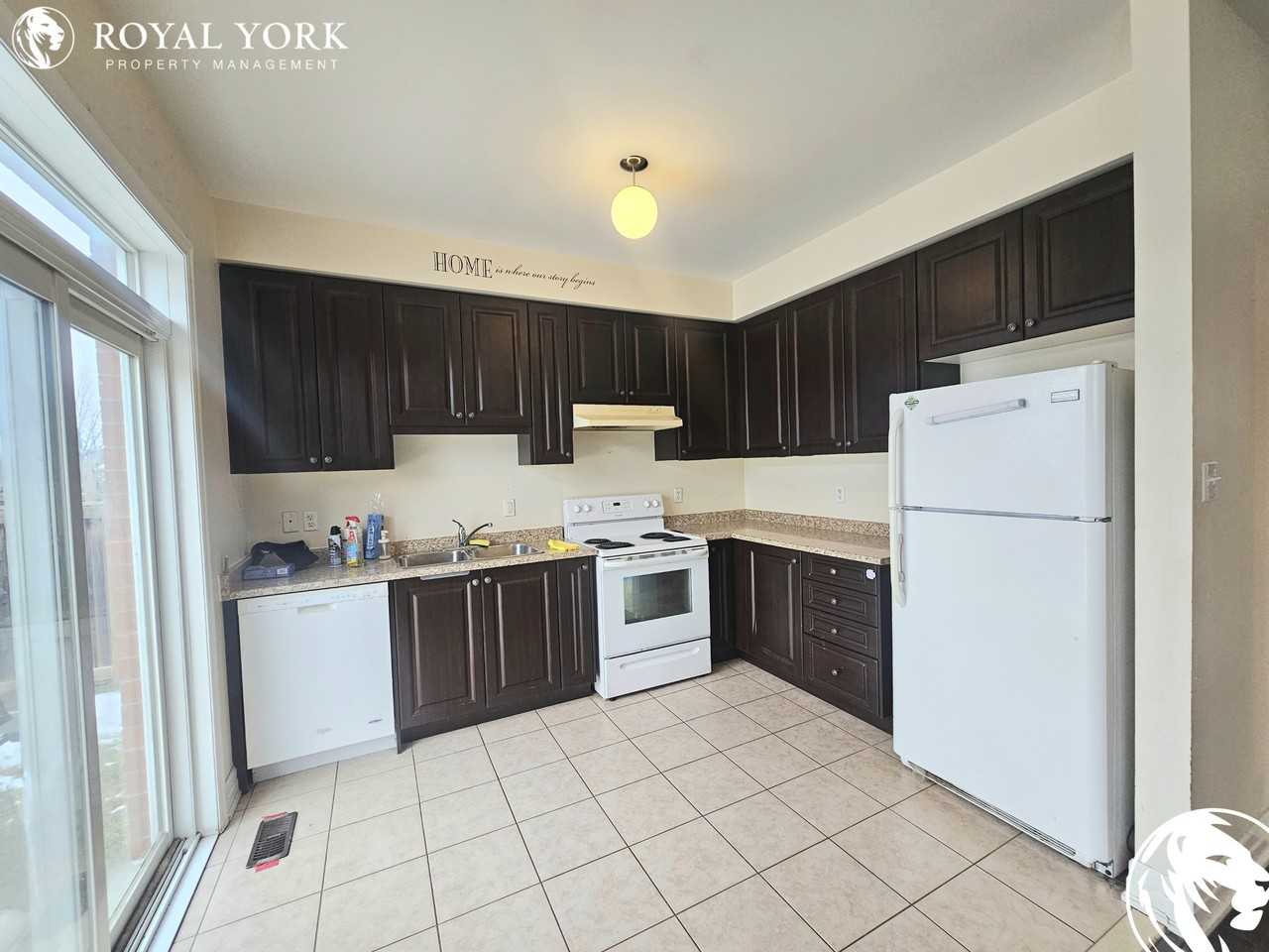 2183 Galloway Street, Innisfil, Ontario L9S 4B7 - Photo 3 of 20