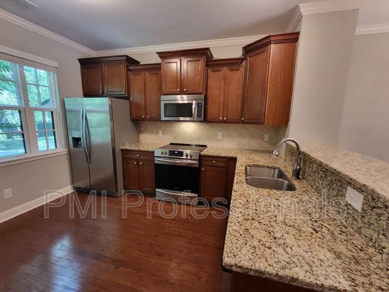 3180 Parthenon Ave #106 - Photo 4 of 17