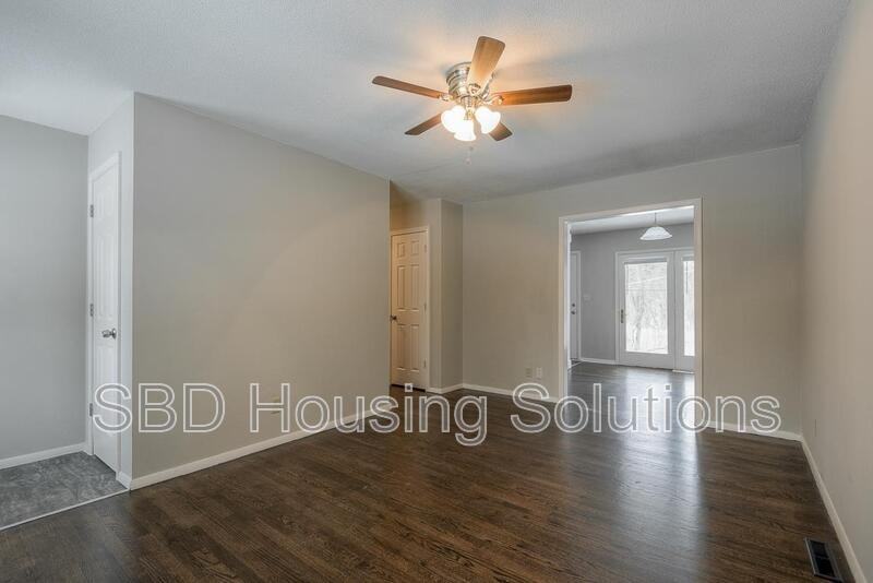 6103 E 120th Ter #6103E120th - Photo 3 of 13