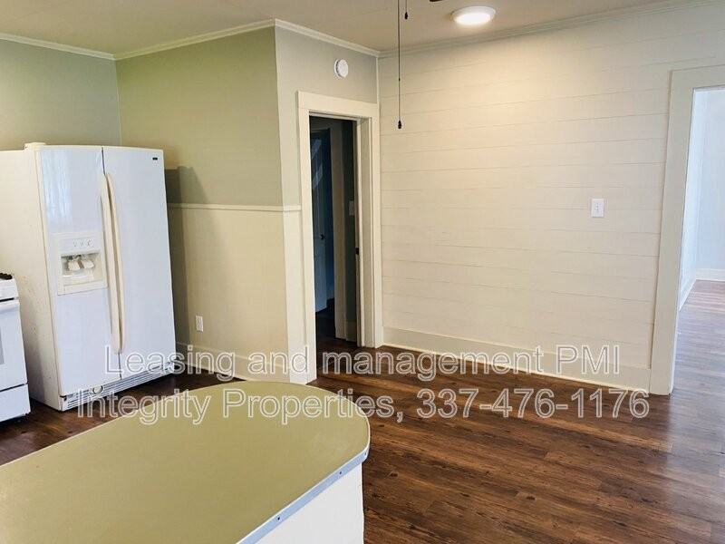 306 S Lee Ave - Photo 4 of 20