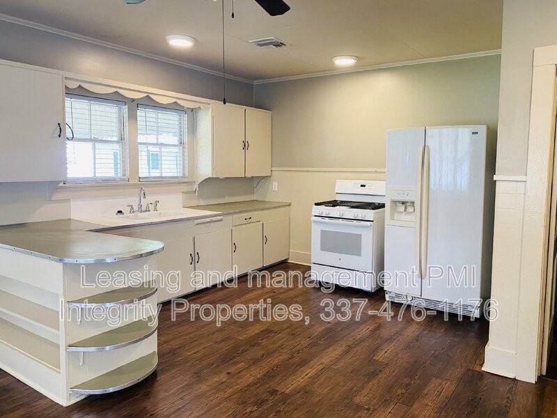 306 S Lee Ave - Photo 6 of 20