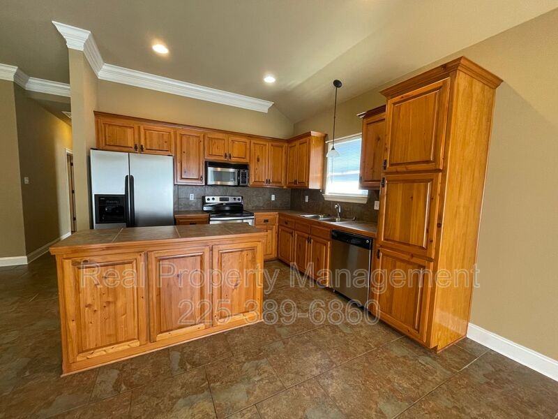 3131 Nicholson Lake Dr - Photo 4 of 20