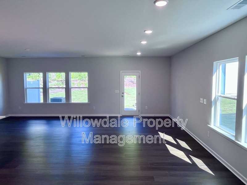 5118 Cambrey Dr - Photo 5 of 34