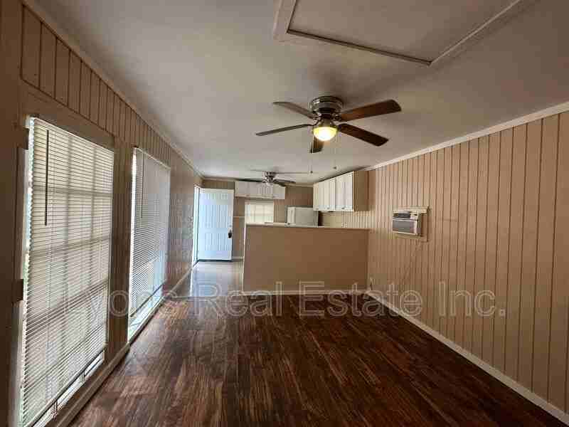 2131 Canal St - Photo 2 of 10