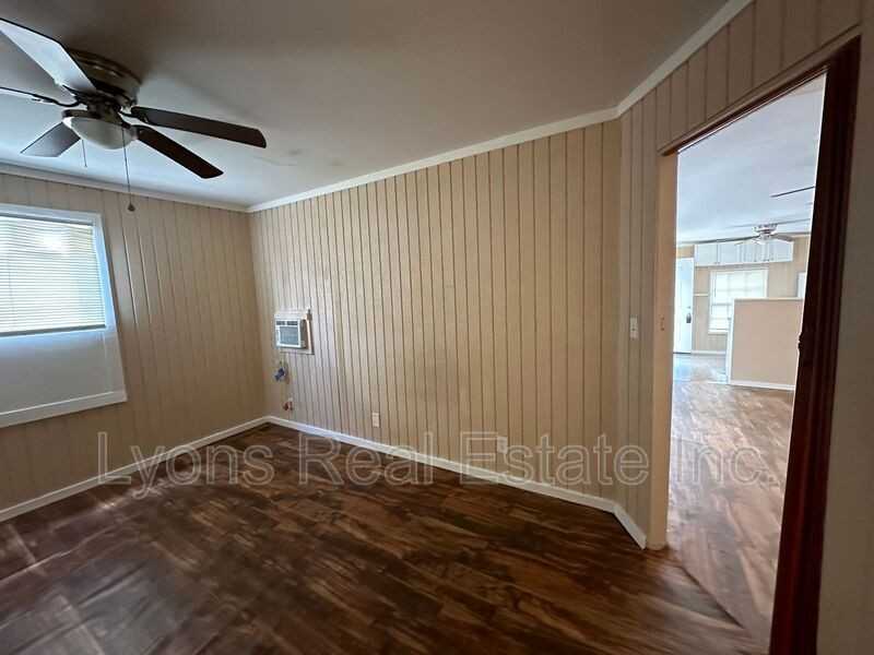 2131 Canal St - Photo 3 of 10