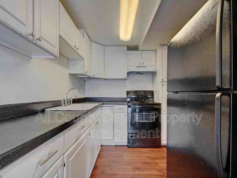 302 Carmen Ct #132 - Photo 5 of 10