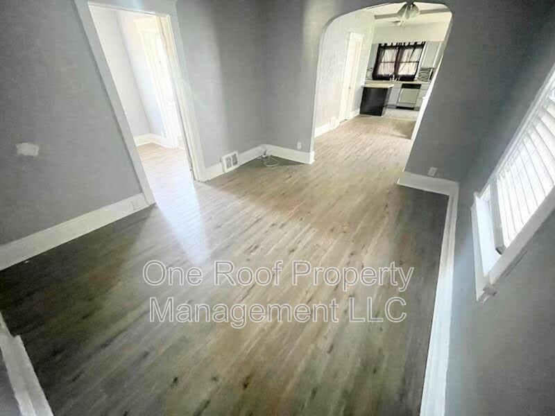 447 N Lawndale Ave - Photo 2 of 8