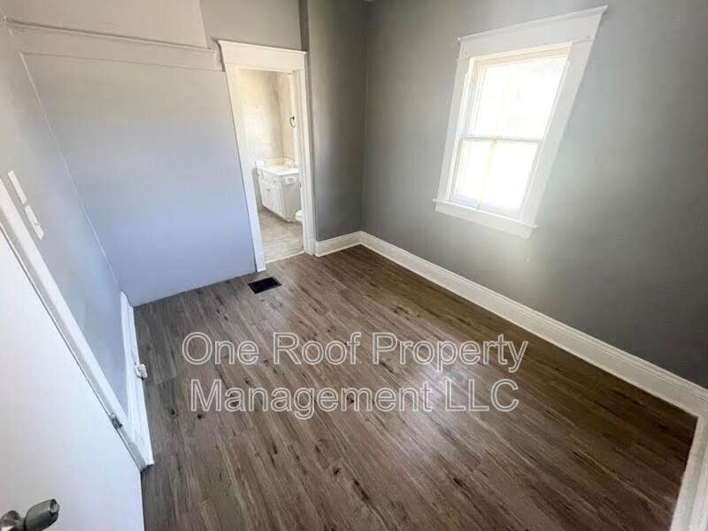 447 N Lawndale Ave - Photo 4 of 8