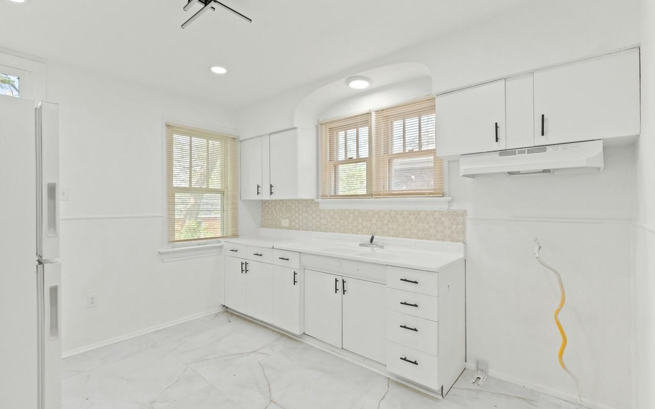 8937 Edna Street - Photo 7 of 15