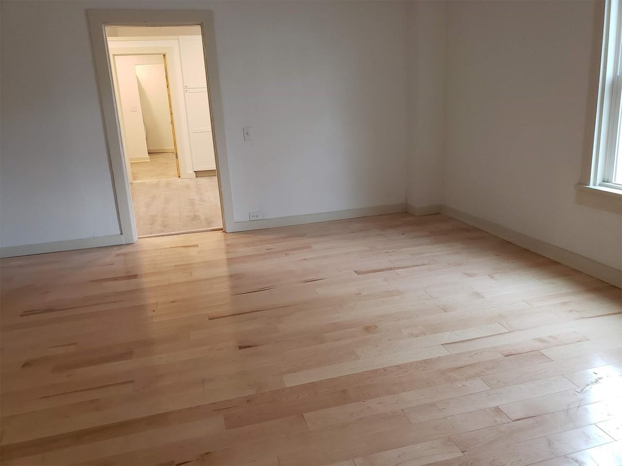 17-23.5 Drew Street - Photo 3 of 7