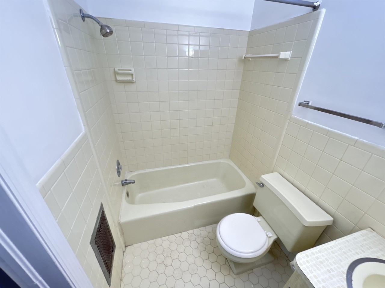 2271 Hepburn Avenue - Photo 5 of 5