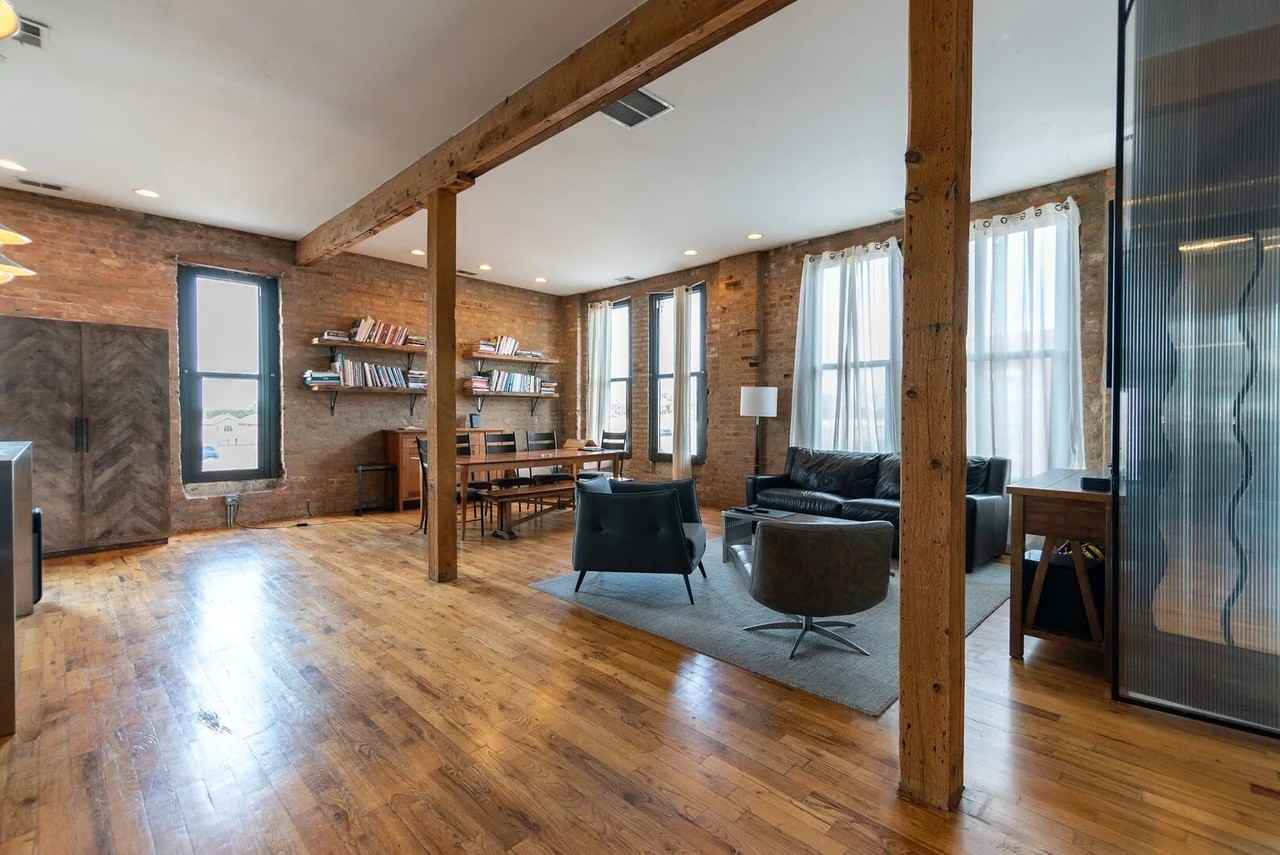 3000 South Archer Avenue - Photo 6 of 10