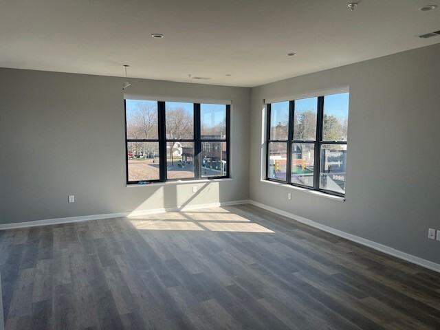 110 South Bridge Street - Photo 2 of 6