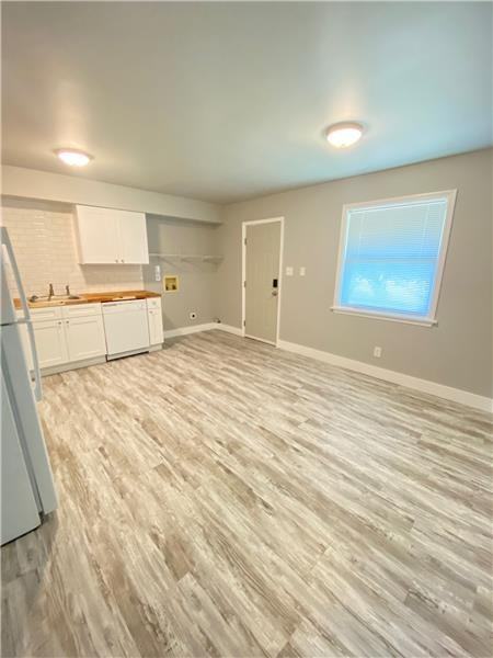 113 Woodhouse Ln #D - Photo 3 of 9