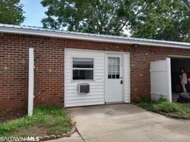 featured image of 1616 1/2 N Cedar St