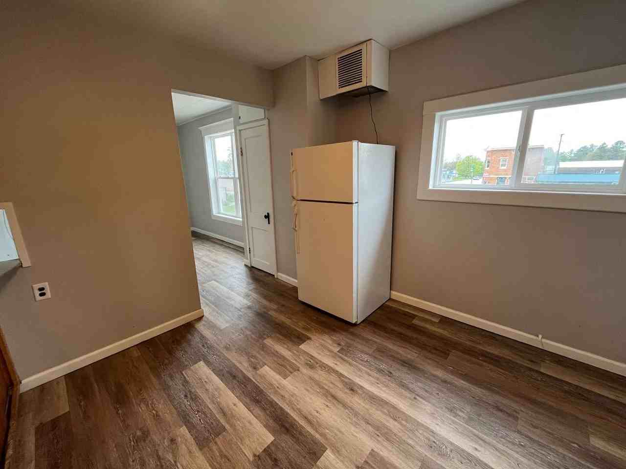 112 E Garfield Ave - Photo 3 of 18