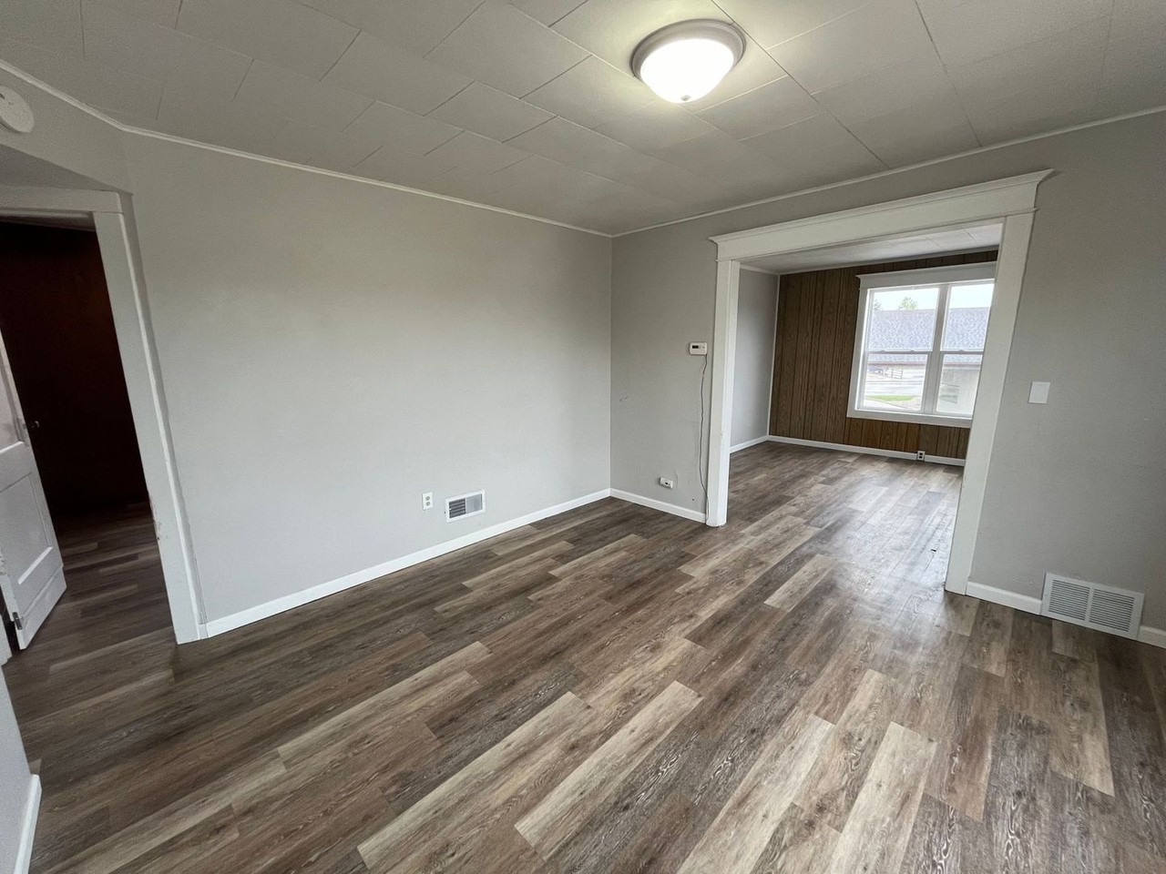 112 E Garfield Ave - Photo 4 of 18