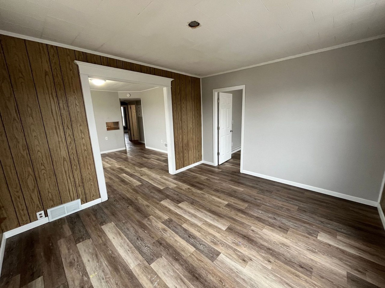 112 E Garfield Ave - Photo 5 of 18