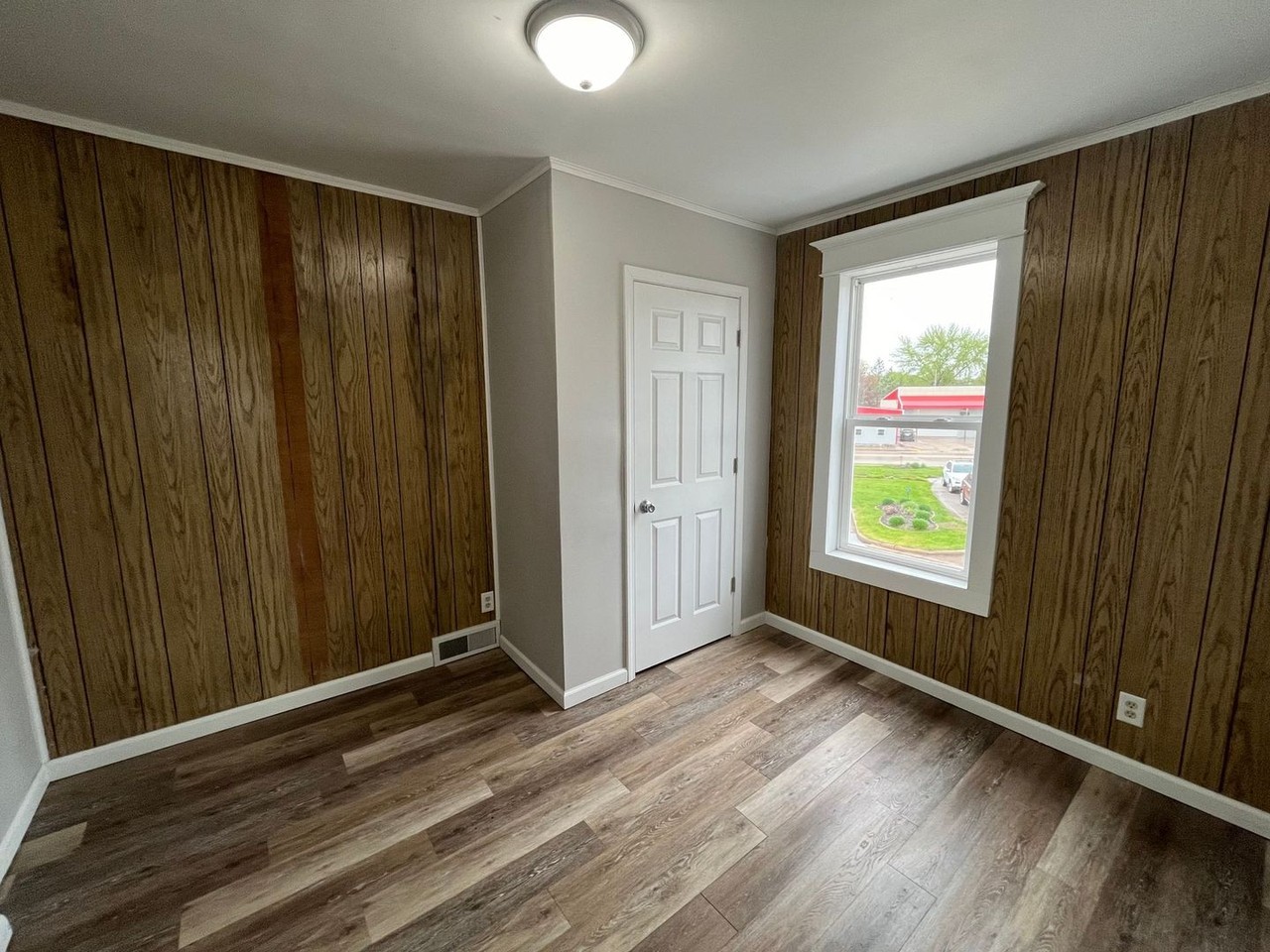 112 E Garfield Ave - Photo 6 of 18