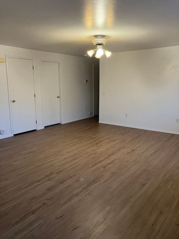 903 E White Birch Ave - Photo 5 of 20